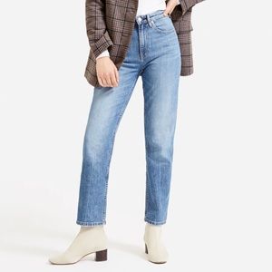 Great pair of high rise straight fit jeans from everlane. Great shape.